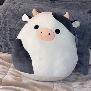 🧸 Squishmallow “Connor” cow
16” BNWT